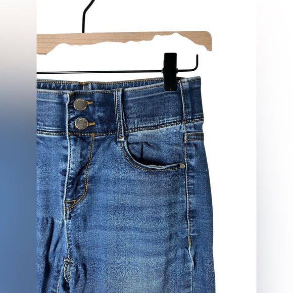 Apt. 9 Women’s Straight Leg Jeans Blue Denim Mid Rise Double Button Size 4 - Picture 2 of 6